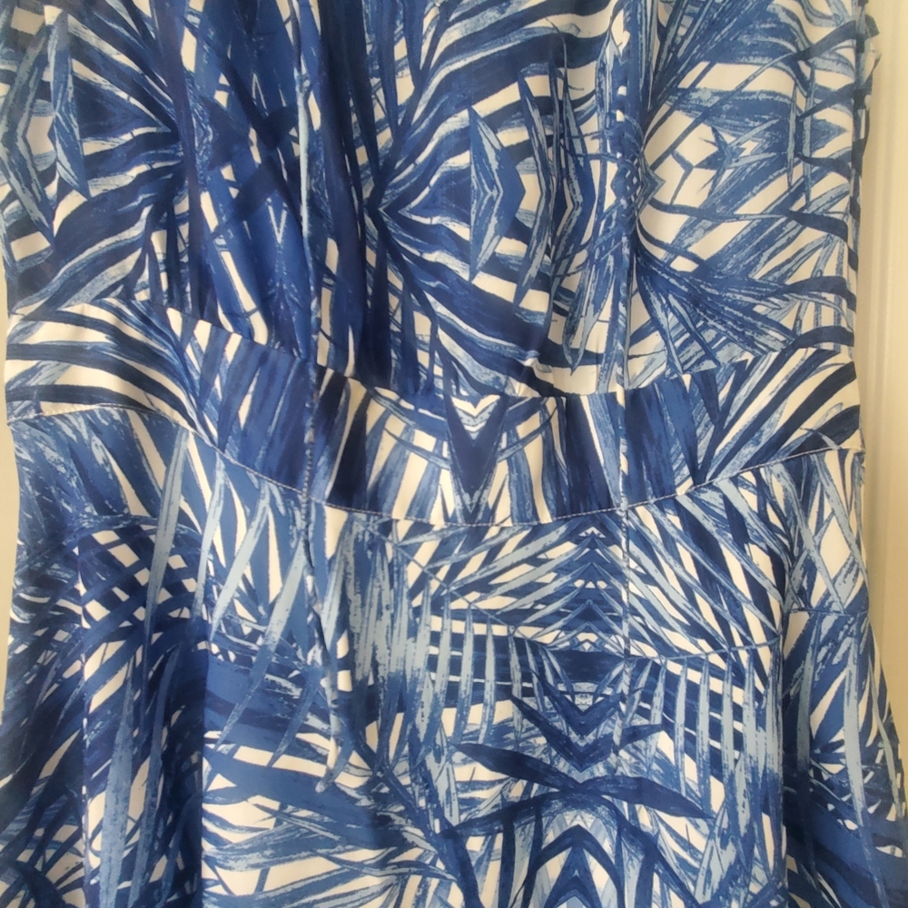 WHBM Blue and White Sleeveless Printed Dress Size 12 - Picture 5 of 7
